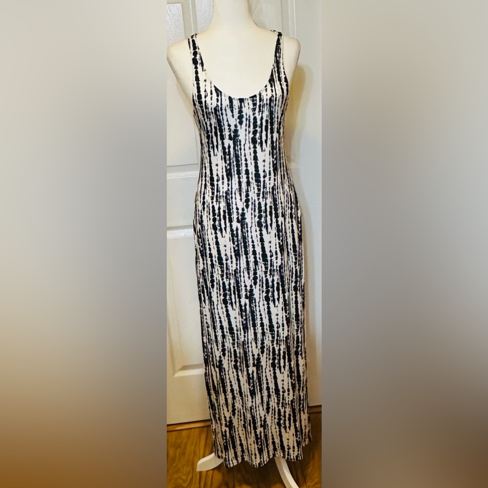 H&M dress tie dye blue maxi hippie boho beachy cottagecore scoop neck small slip
